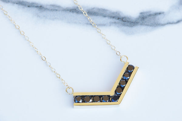 V BLACK DIAMOND NECKLACE - YELLOW GOLD